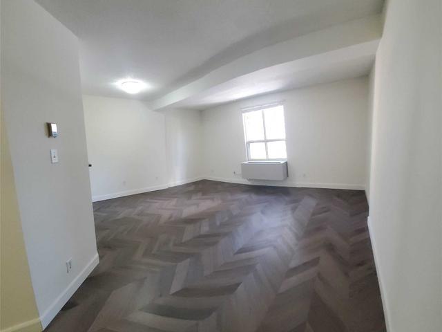 604 - 88 Charles St E