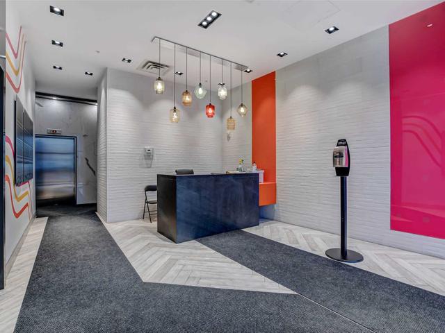 401 - 109 Ossington Ave