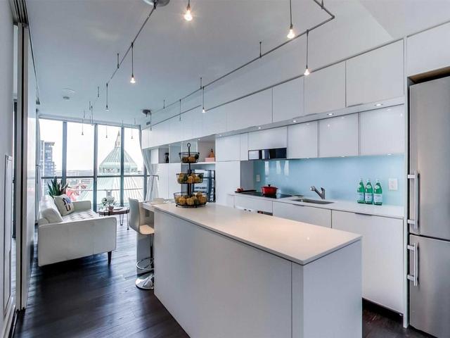 2901 - 110 Charles St E