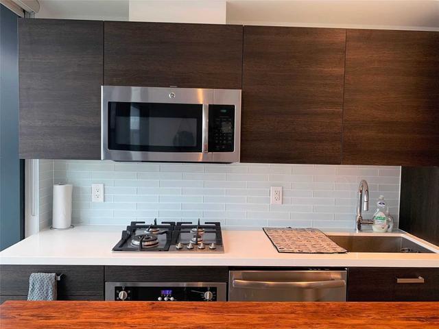 1004 - 11 Charlotte St