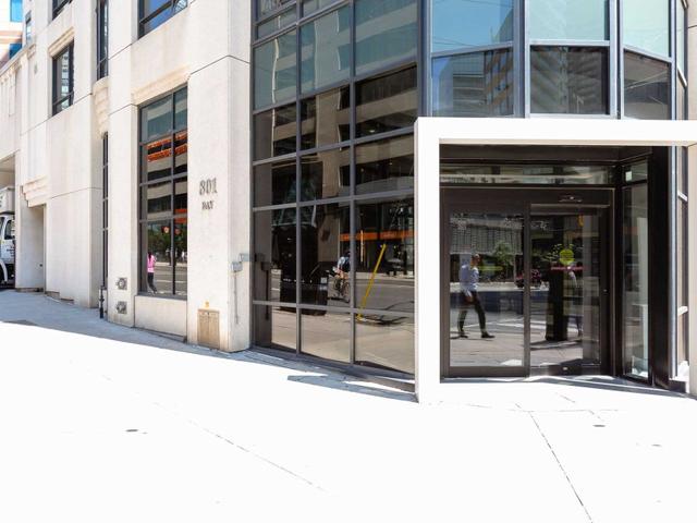 1801 - 801 Bay St