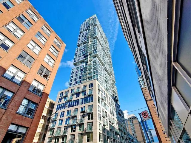806 - 30 Nelson St