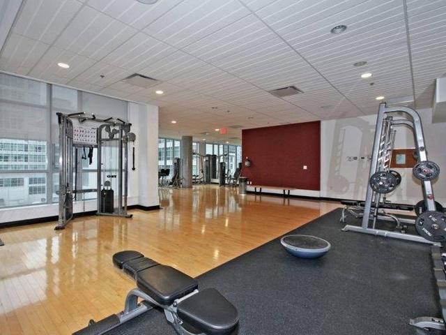 1008 - 375 King St W