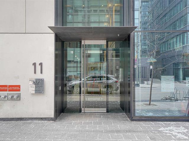 402 - 11 Charlotte St