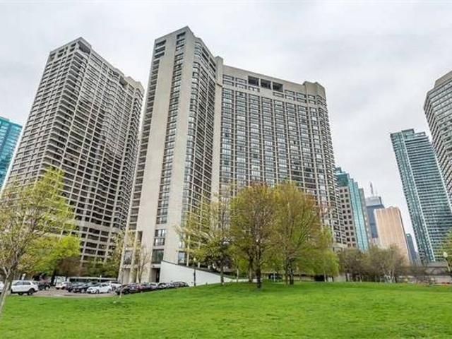 2607 - 33 Harbour Sq