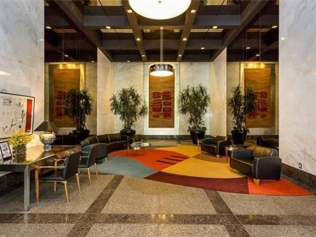 2607 - 33 Harbour Sq