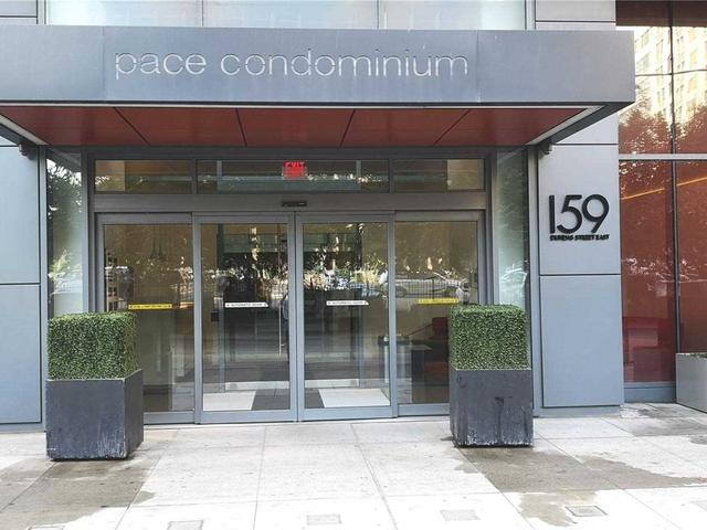 501 - 159 Dundas St E