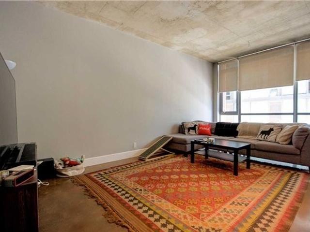 207 - 36 Charlotte St