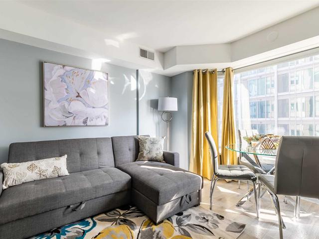 1911 - 155 Yorkville Ave