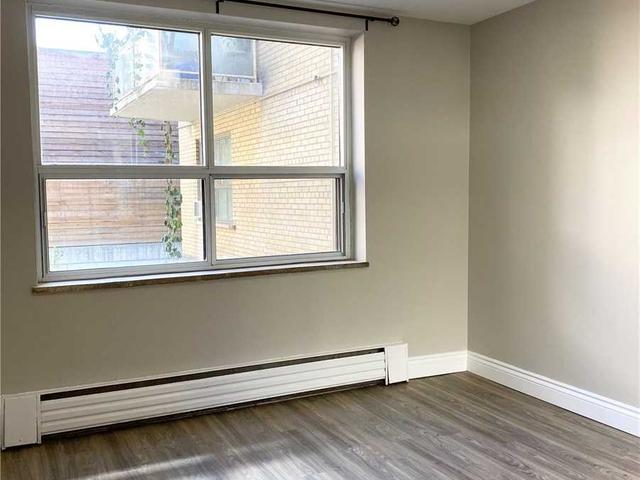 107 - 276 St Clair Ave W
