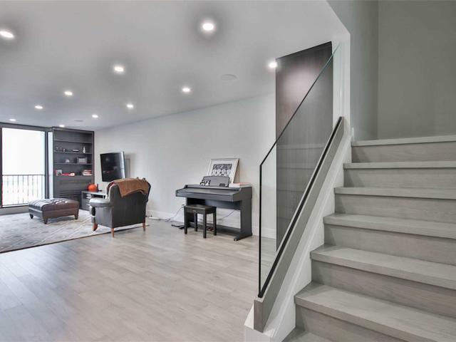 3029 - 33 Harbour Sq