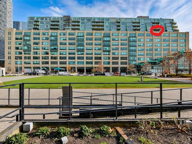 1007 - 211 Queens Quay W