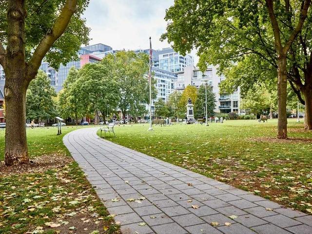 606 - 66 Portland St