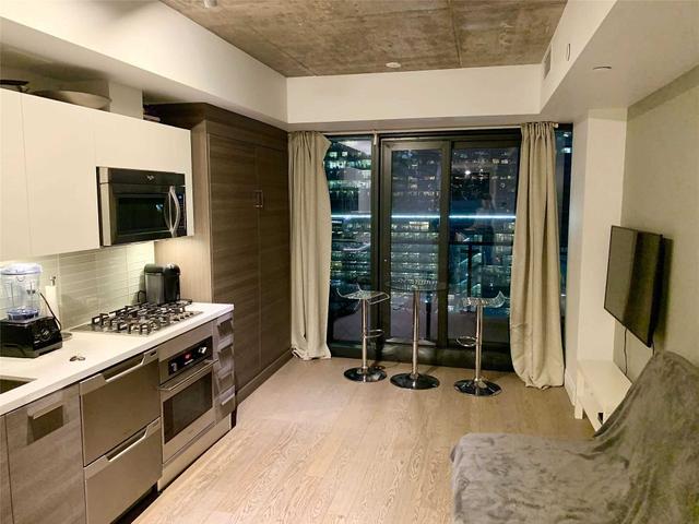 1505 - 224 King St W