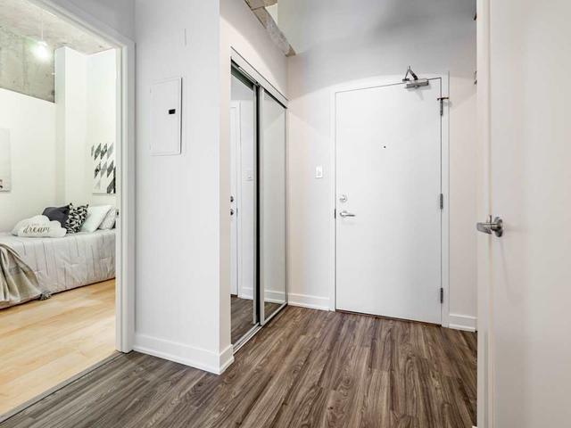 403 - 955 Queen St W