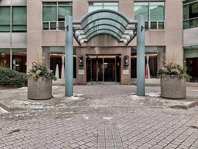 815 - 942 Yonge St
