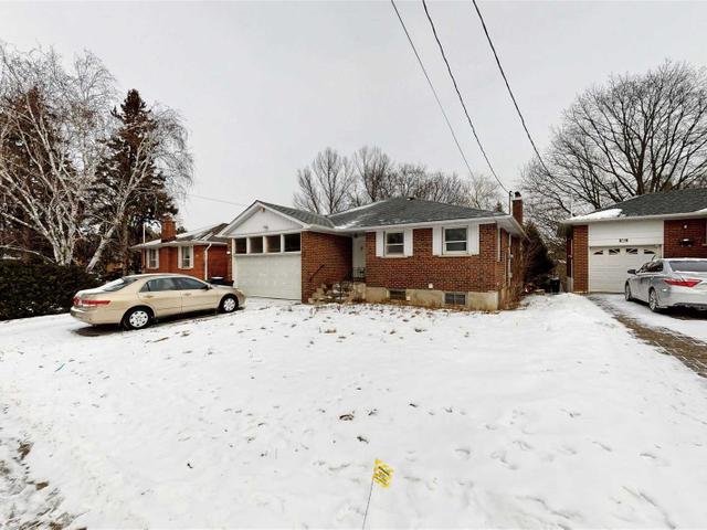 81 Maxome Ave