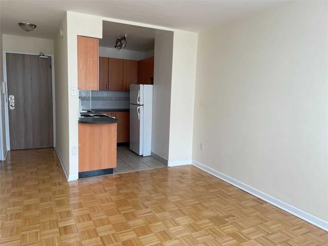 604 - 66 Broadway Ave
