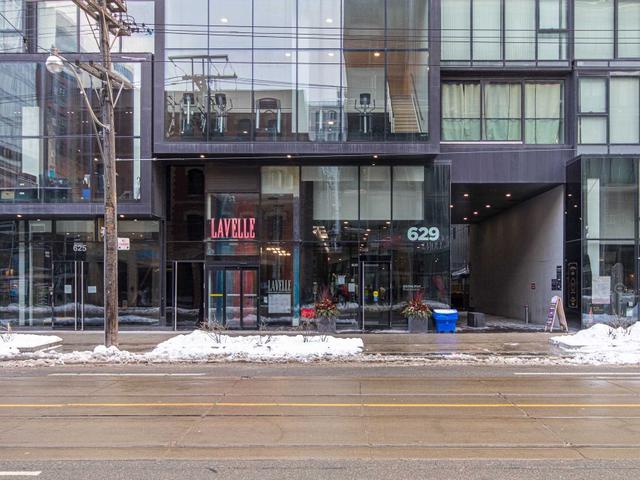 1202 - 629 King St W