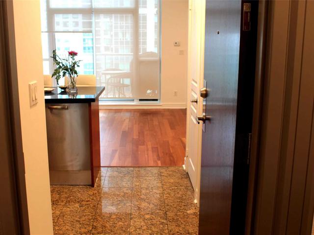 909 - 1 Avondale Ave