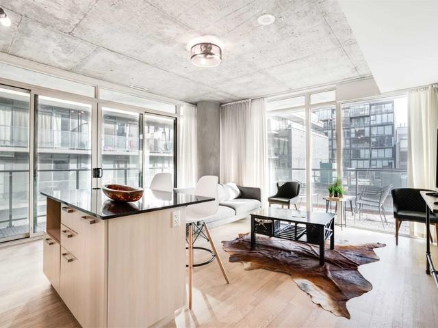 517 - 95 Bathurst St