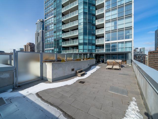 1407 - 386 Yonge St