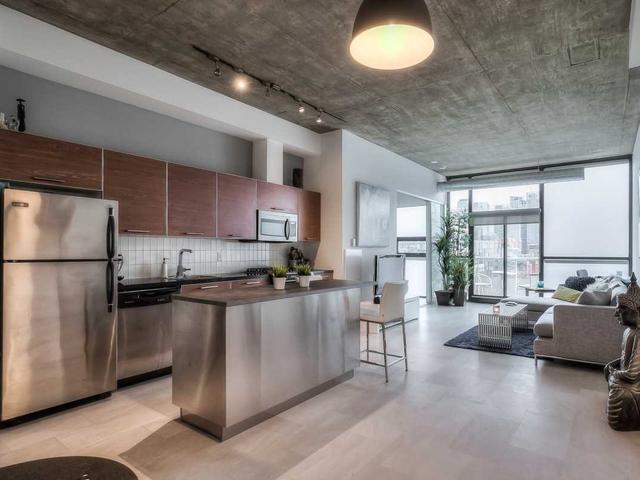 909 - 60 Bathurst St