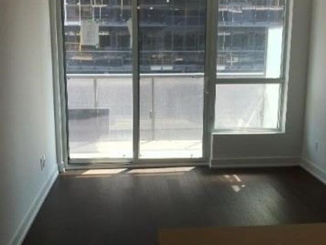 548 - 1030 King St W