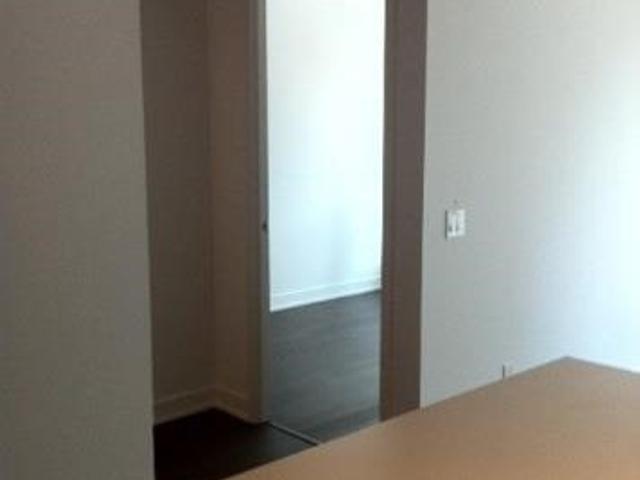 548 - 1030 King St W