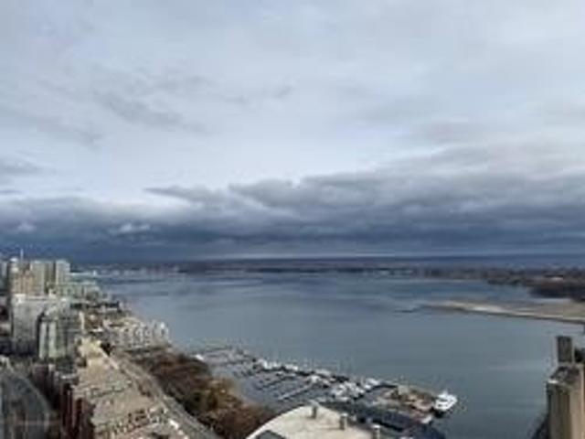 4512 - 17 Bathurst St