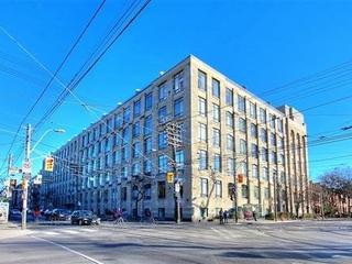 320 - 993 Queen St