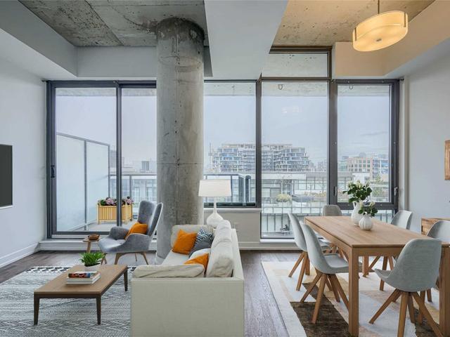 1106 - 560 King St W