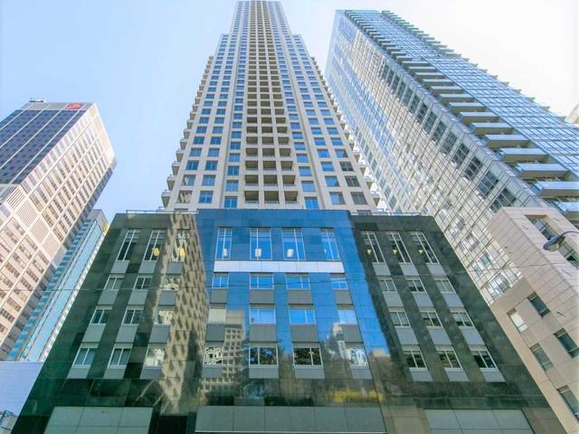 2202 - 35 Balmuto St N