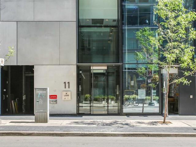 2003 - 11 Charlotte St