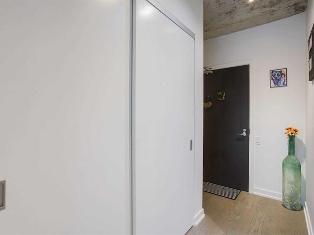 2003 - 11 Charlotte St