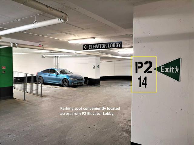 Parking - 435 Richmond St W