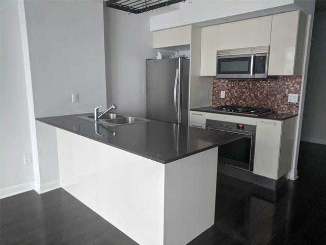 1806 - 375 King St W