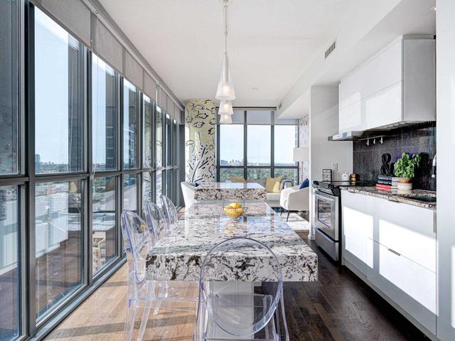 3206 - 101 Charles St E