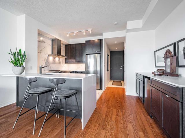 2910 - 300 Bloor St E