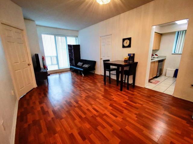 101 - 3 Pemberton Ave