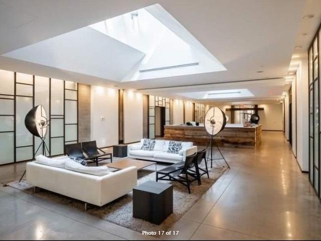 740 - 1030 King St W