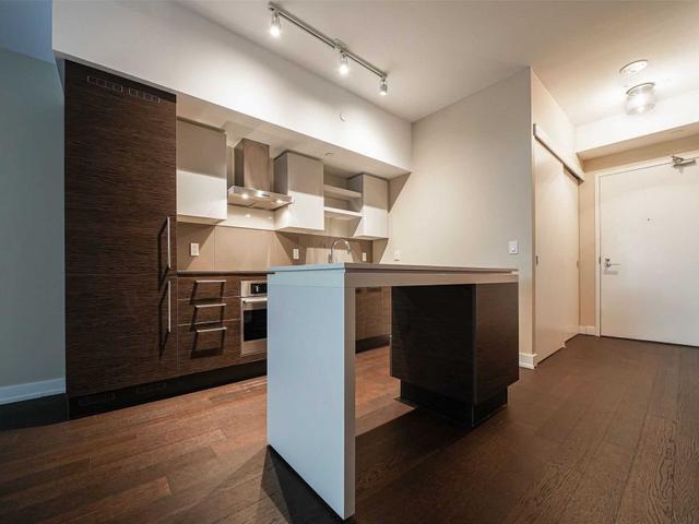 334 - 1030 King St W