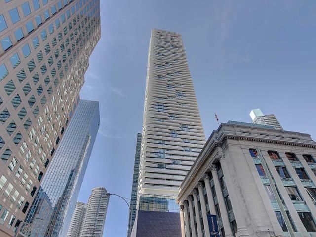 1401 - 100 Harbour St