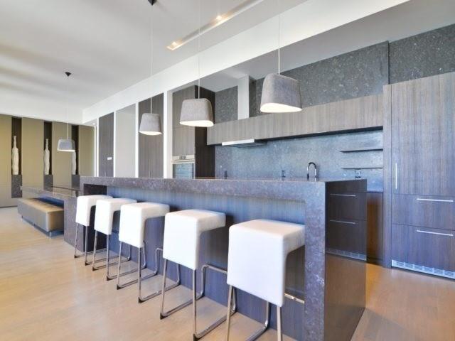 #302 - 101 Charles St E