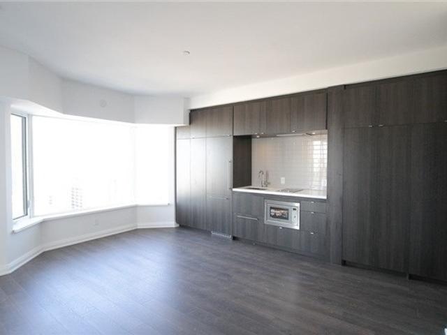 1704 - 155 Yorkville Ave