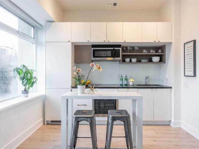 628 - 111 St Clair Ave W