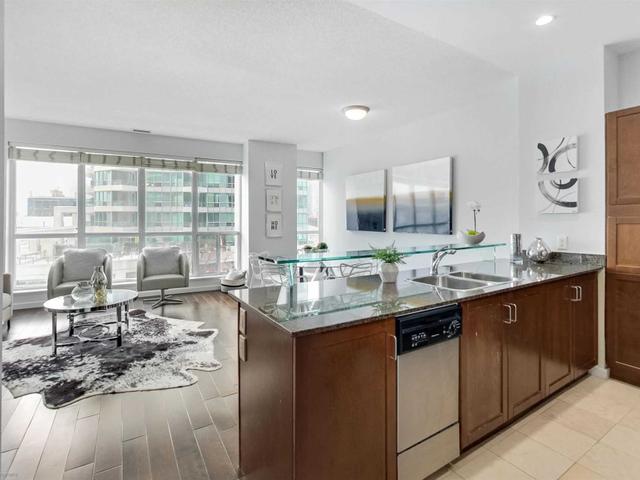 310 - 218 Queens Quay W