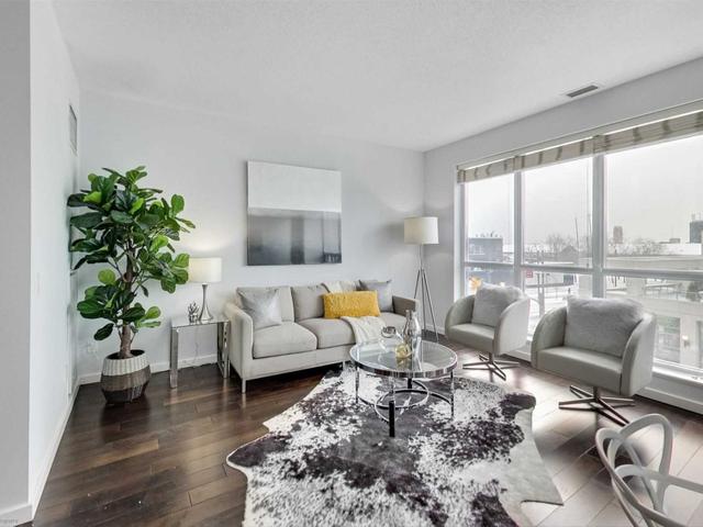 310 - 218 Queens Quay W