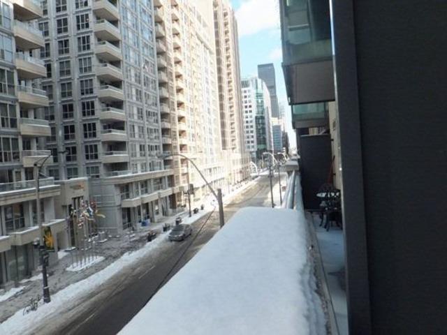 301 - 263 Wellington St