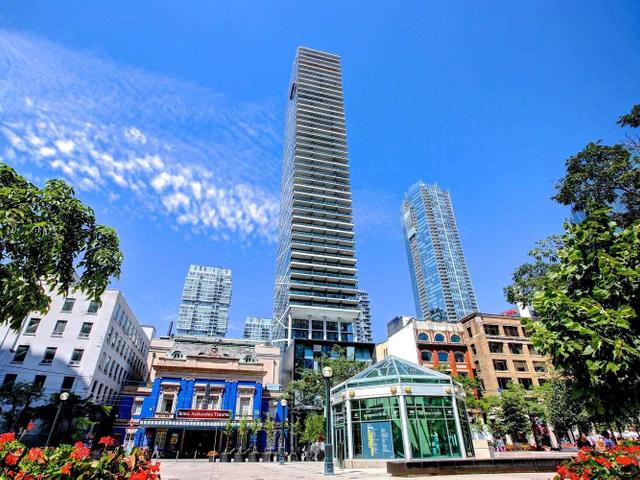 1903 - 224 King St W